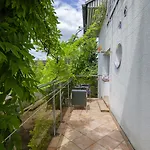 Family Greenslo 2*