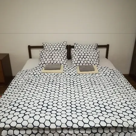 Family Greenslo بيت ضيافة 2*