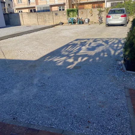 格林斯洛公寓式酒店 2*