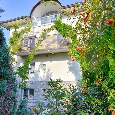 Pensión Family Greenslo 2*