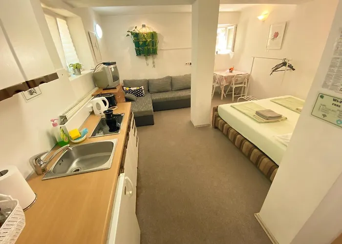 Family Greenslo Guest house 2*