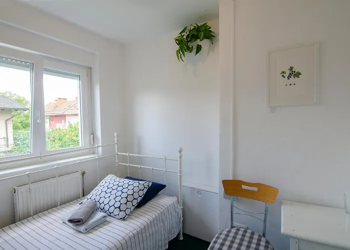 Guest house Family Greenslo