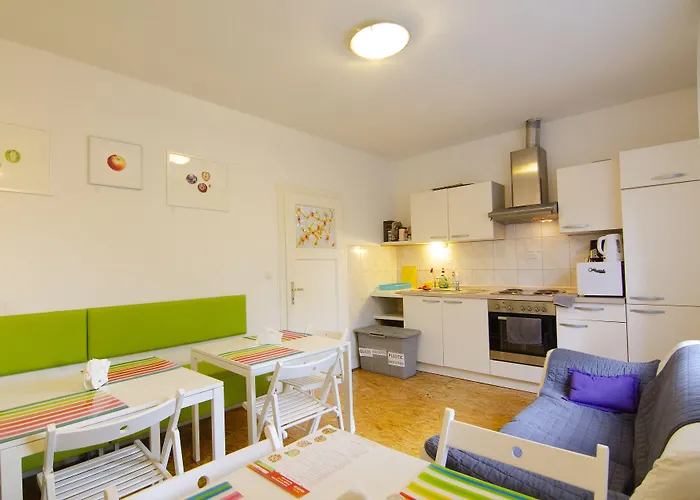 Family Greenslo 2* Lublana